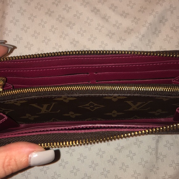 Louis Vuitton wallet - Picture 5 of 7